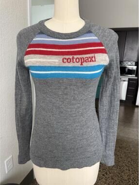 Cotopaxi 100% Cashima Sweater Gray Logo Sz S Womens Long sleeve